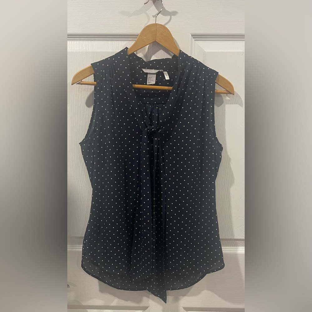 H&M navy women Polka Dot Sleeveless Top size 8 sleeveless